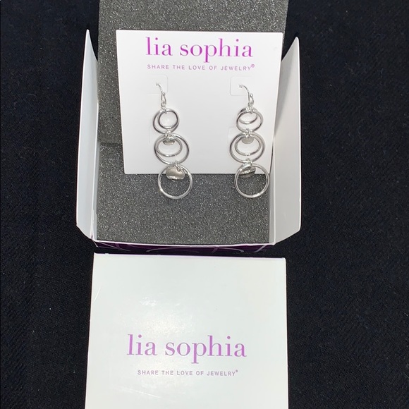 Earring - Picture 3 of 3